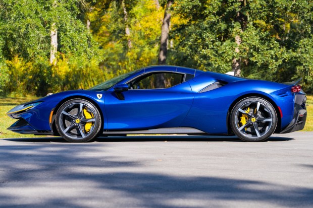 1k-Mile 2022 Ferrari SF90 Spider Assetto Fiorano