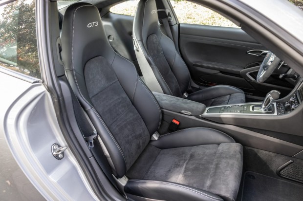 3,400-Mile 2015 Porsche 911 GT3