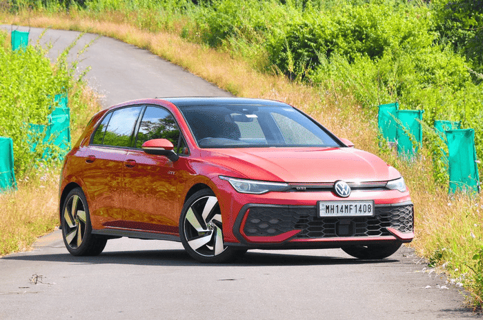 Volkswagen Golf GTI front quarter