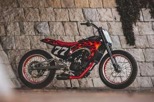 Royal Enfield Guerrilla 450 flat tracker by Cheetah, Tokyo